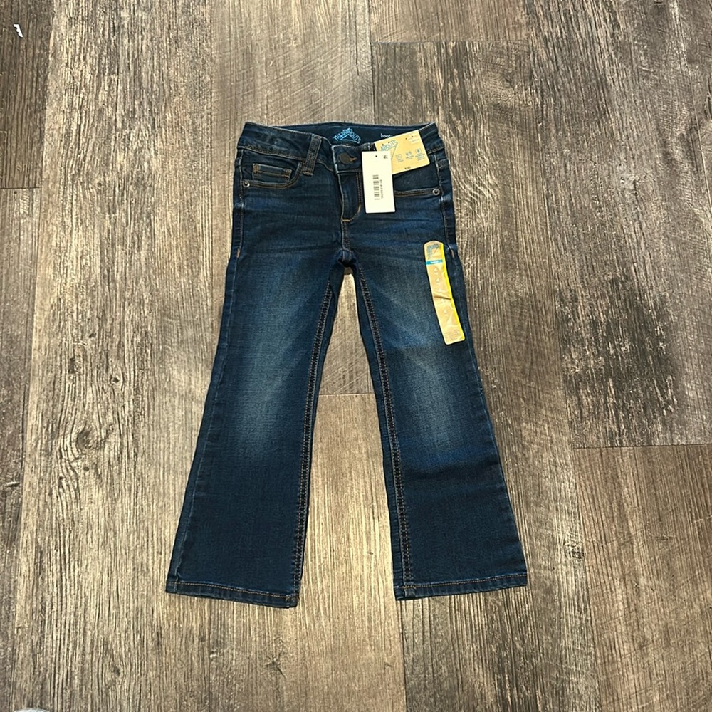 Girls blue jeans❤️